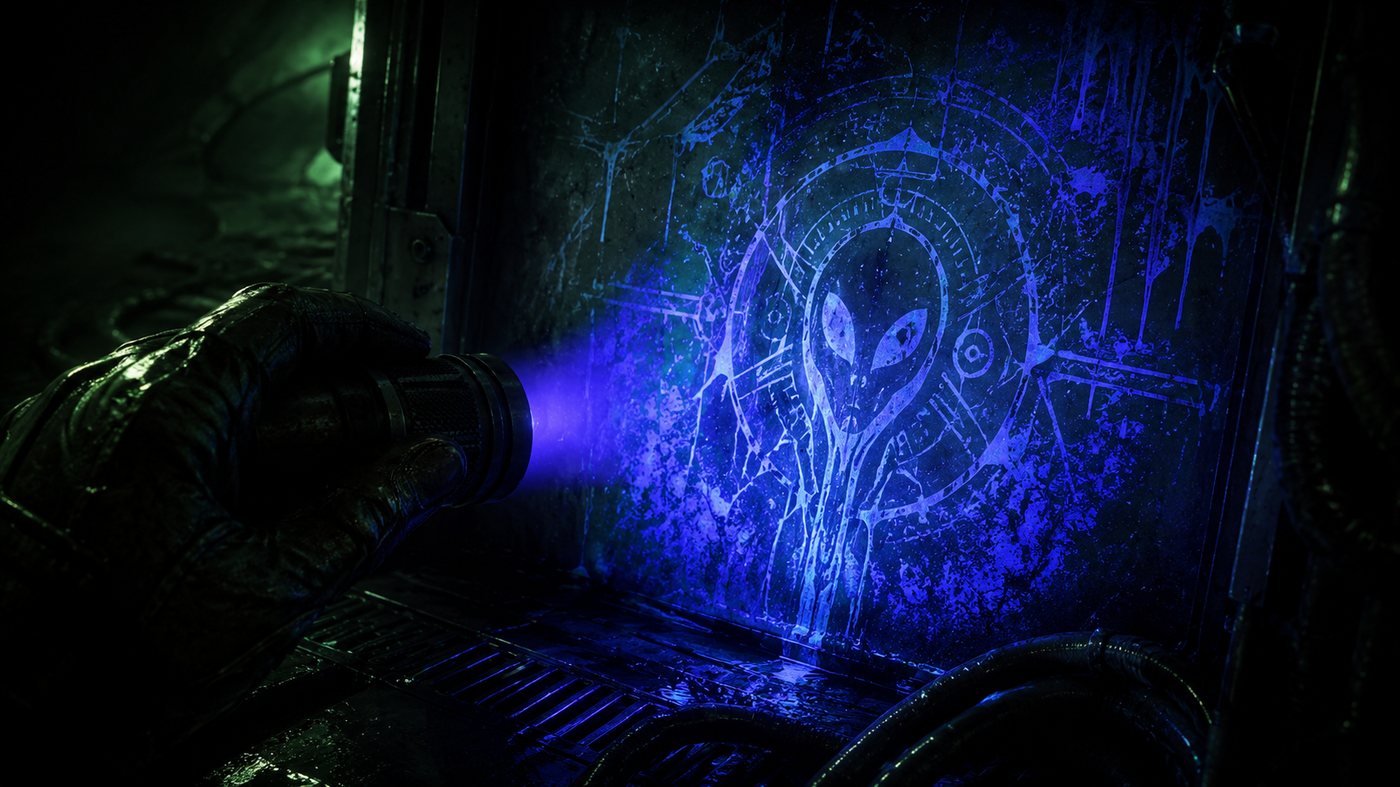 Símbolo alienígena con luz ultravioleta